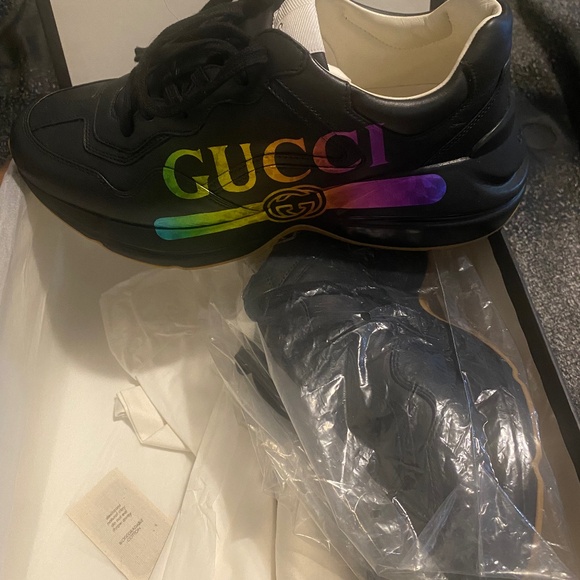 Gucci sneakers - Picture 1 of 5